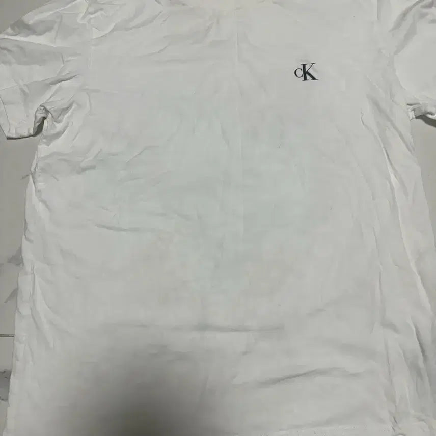 [BUNJANG] Calvin Klein Jeans White T-Shirt - M / 캘빈클라인 진스 반팔 화이트 m