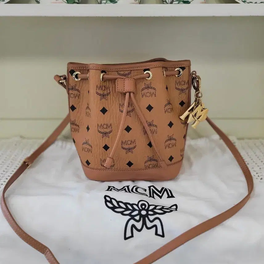 [BUNJANG] MCM Visetos Bucket Bag Brown / MCM 비세토스 버킷백 브라운