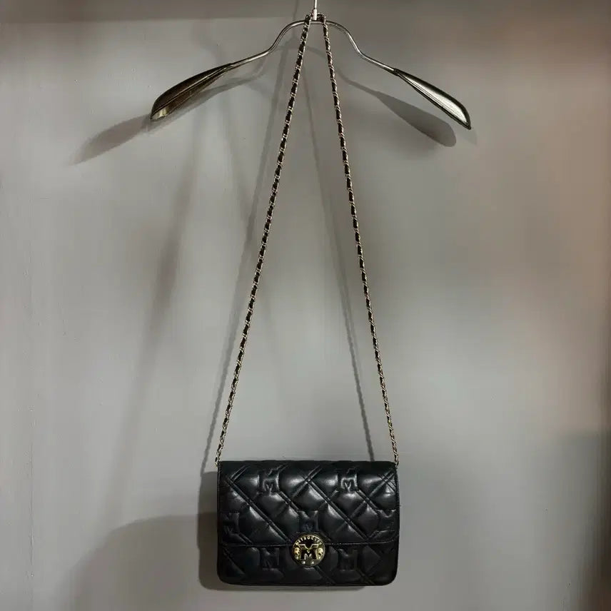 [BUNJANG] Metropolis Quilting Chain Crossbody Bag Black / 메트로시티 퀼팅 체인 크로스백 가방 블랙