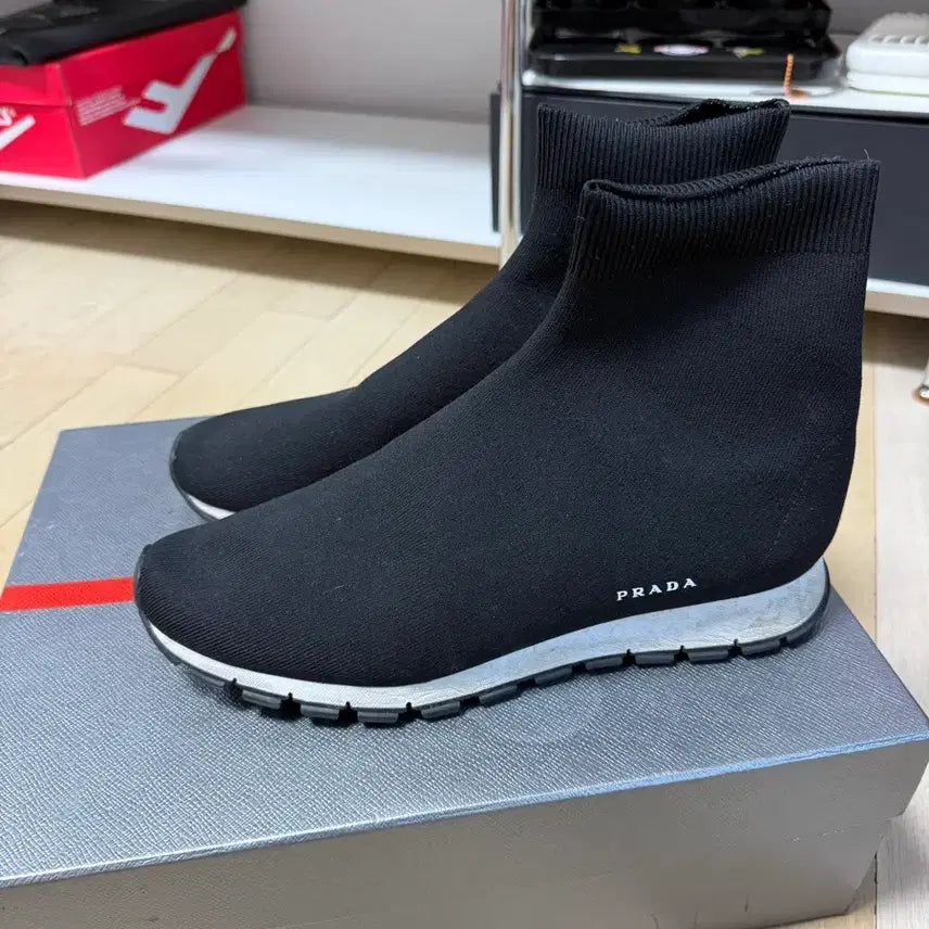 [BUNJANG] Prada Speed Runner Sneakers (Size 8 1/2) / 프라다 스피드 러너 (8 1/2)