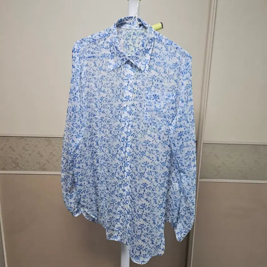 [BUNJANG] Blue Floral Pattern See-Through Shirt / 블루 플라워 패턴 시스루 셔츠