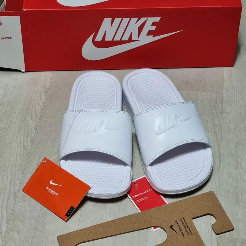 [BUNJANG] Nike Benassi JDI Slides White / 나이키 벤나시 JDI 슬라이드 화이트 (230/ 240/ 250mm)