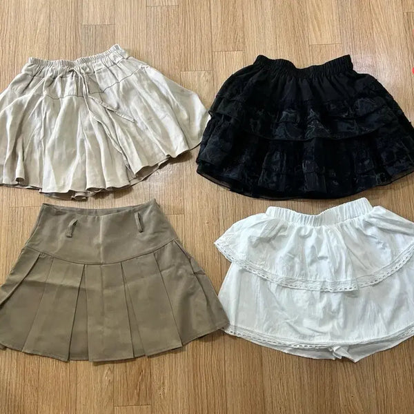 [BUNJANG] High-Waisted Lace Trim Skirt with Built-in Shorts / 연베이지 베이지 검정색 흰색 블랙 화이트 치마 밴딩 레이스 밴딩 속바지