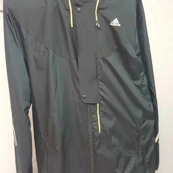 [BUNJANG] Adidas Embroidered Logo Windbreaker Jacket (Size 105) / 아디다스 자수로고 윈드브레이커 바람막이 자켓(105)이 제품은 블랙 컬