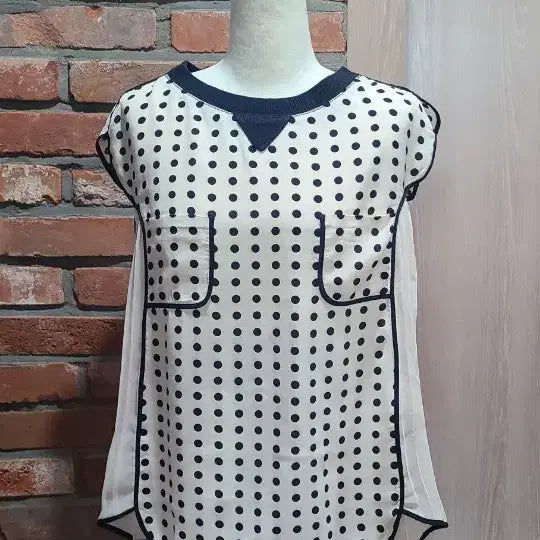[BUNJANG] OZOC Sleeveless Blouse / 한섬 오즈세컨 민소매 블라우스
