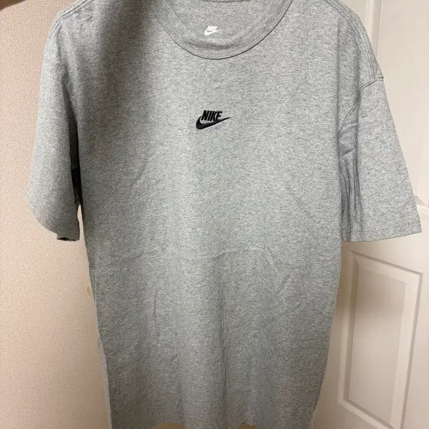 [BUNJANG] Nike Grey Short Sleeve T-Shirt Size 100 / 나이키 회색 반팔 티셔츠 100사이즈 팝니다