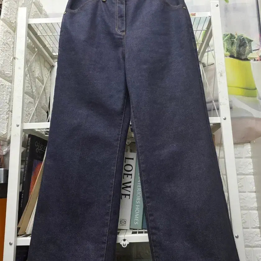 [BUNJANG] The Cashmere Women's Semi-Wide Fit Straight Leg Denim Pants / 더캐시미어 여성 청바지 27 일자핏 세미 와이드 데님팬츠 WN04