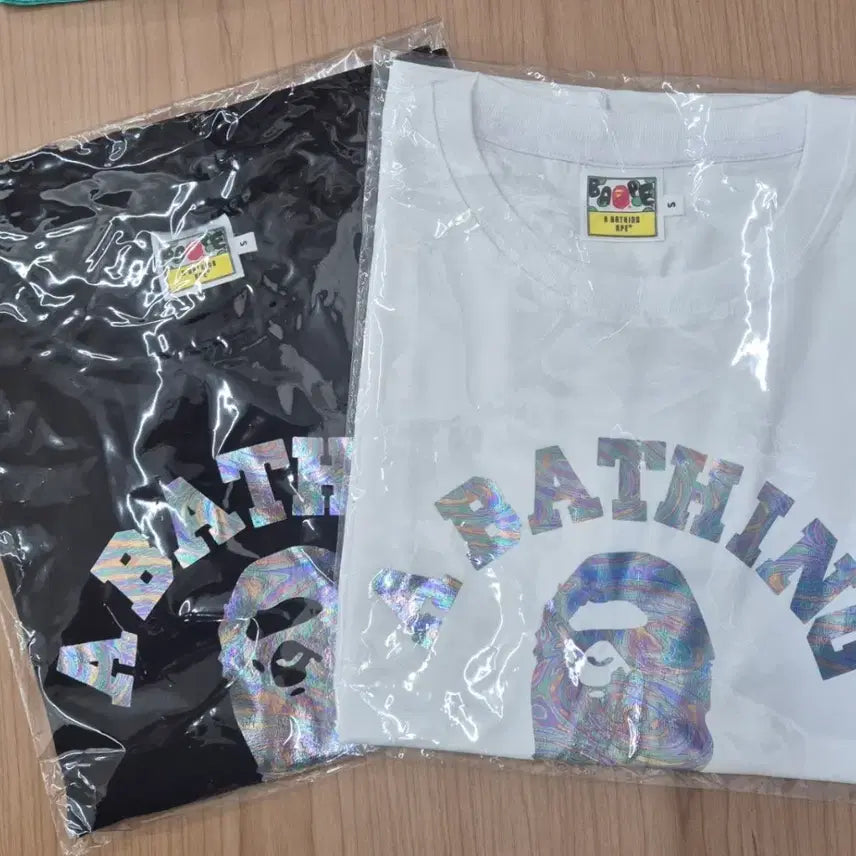 [BUNJANG] BAPE Hologram Short Sleeve T-Shirt / #베이프 홀로그램 반팔티(정품/새상품) 판매합니다~