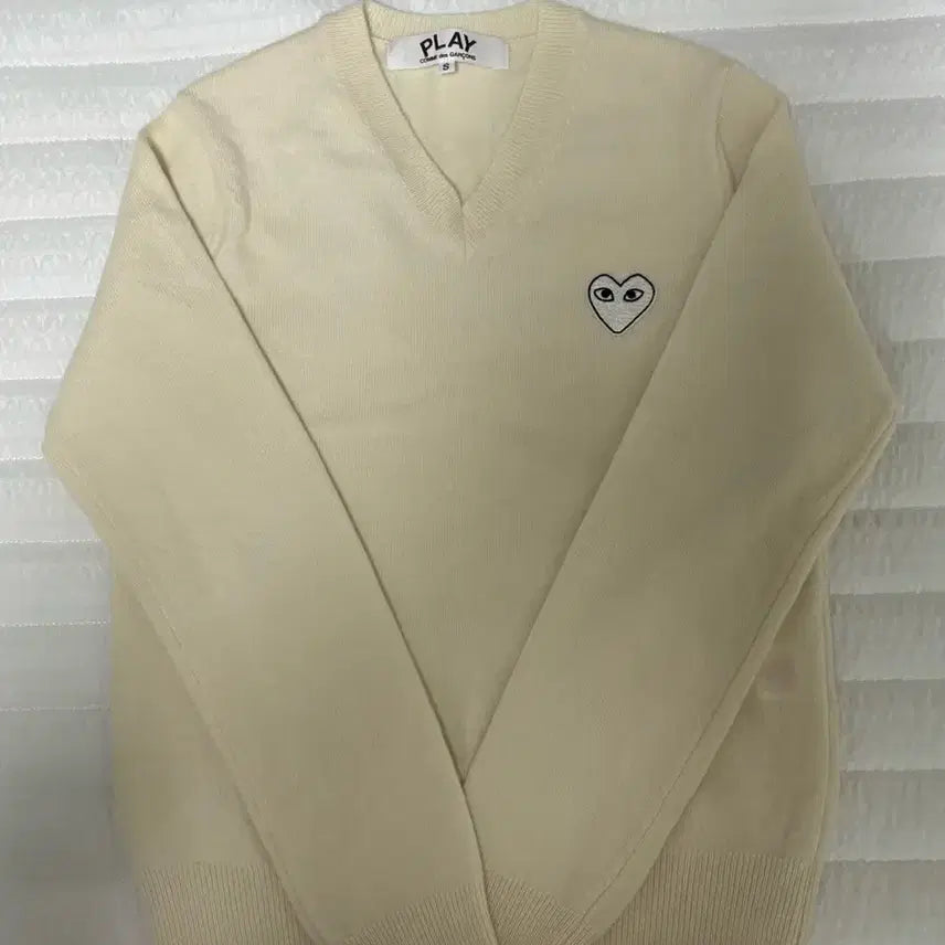 [BUNJANG] Comme des Garçons White Heart Logo Knit Sweater - Women's Small / 꼼데가르송 화이트와펜 니트 여성 s