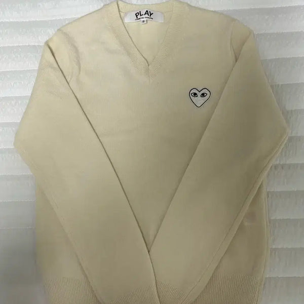 [BUNJANG] Comme des Garçons White Heart Logo Knit Sweater - Women's Small / 꼼데가르송 화이트와펜 니트 여성 s