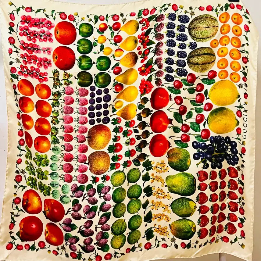 [BUNJANG] Gucci Silk Scarf Fruit Pattern / 구찌 실크 스카프 과일 패턴