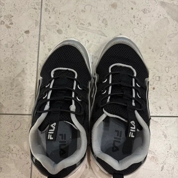 [BUNJANG] Fila Kids Sneakers Black and Silver / 키즈 휠라 운동화 블랙 앤 실버200mm
