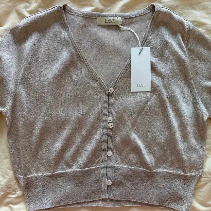 [BUNJANG] Leae Glitter Crop Button Cardigan Light Gray / 르에 lea 글리터 크롭 버튼 가디건 라이트 그레이