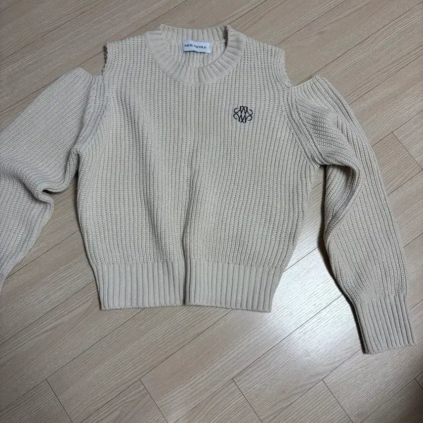 [BUNJANG] NICK&NICOLE Pointed Detail Ivory Knit / 닉앤니콜 포인트 아이보리 니트