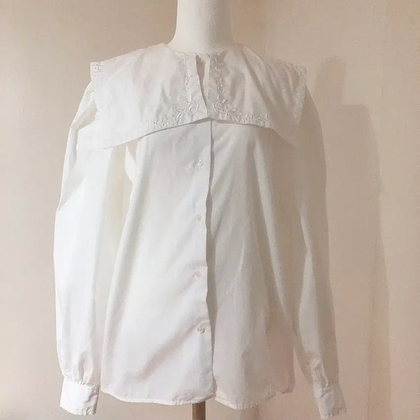 [BUNJANG] Vintage Sailor Collar Blouse with Floral Embroidery / [할인급처] 빈티지 세일러카라 블라우스 유럽블라우스