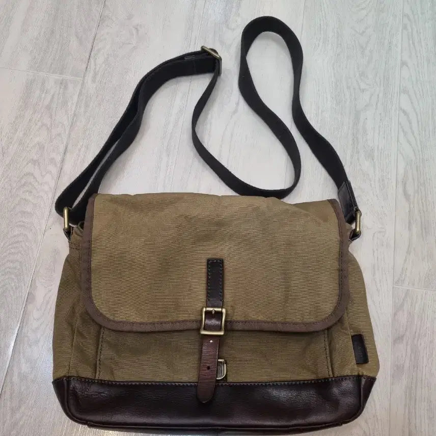 [BUNJANG] Fossil Vintage Canvas Leather Crossbody Bag Khaki Brown / 파슬/빈티지 캔버스 가죽 크로스백 카키 브라운