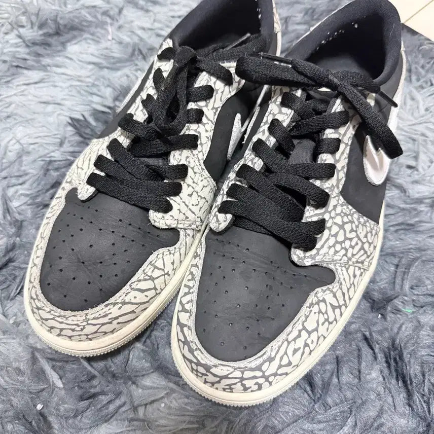 [BUNJANG] Nike Air Jordan 1 Retro Low OG Black Cement / 나이키 에어 조던 1 레트로 로우 OG 블랙 시멘트