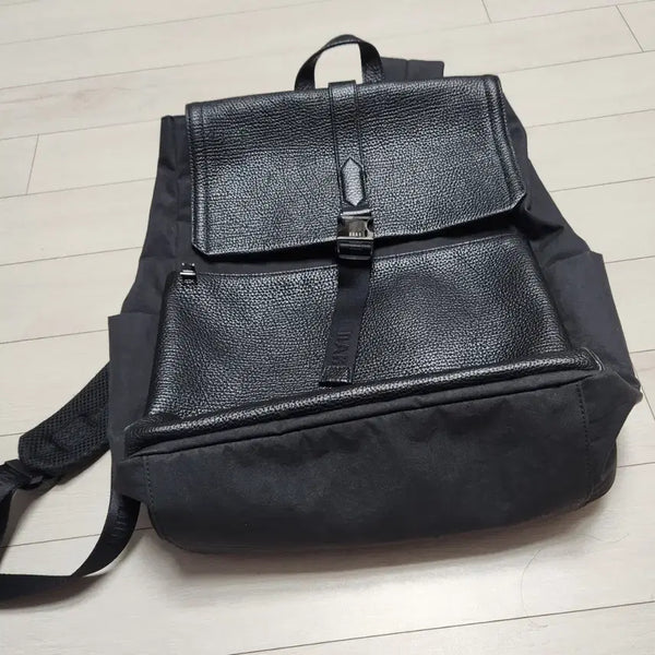 [BUNJANG] Daks Black Leather Panel Laptop Backpack / 닥스 블랙  가죽 배색 노트북 백팩
