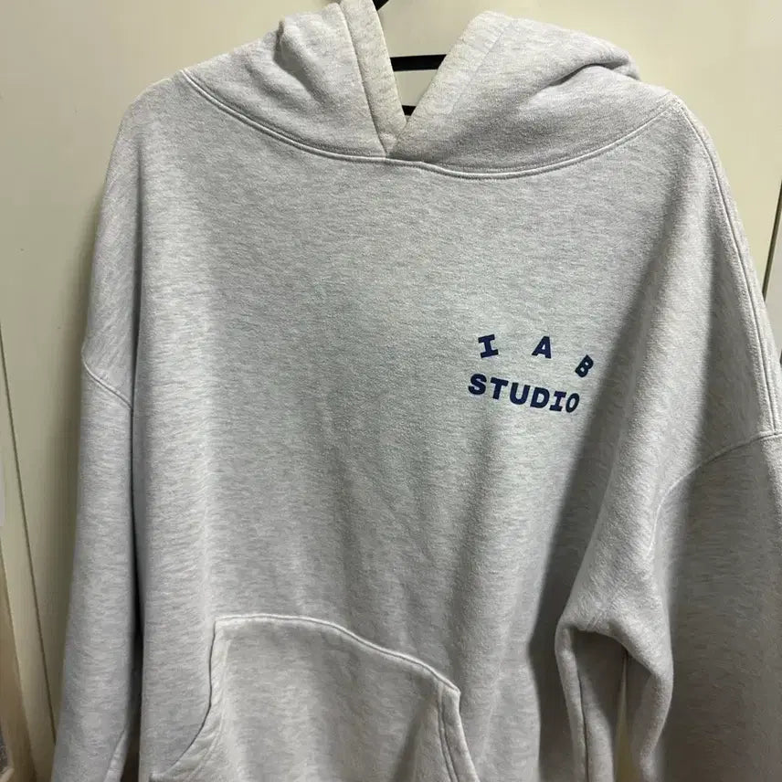 [BUNJANG] IAPP Studio Light Grey Hoodie L / 아이앱 스튜디오 라이트 그레이L