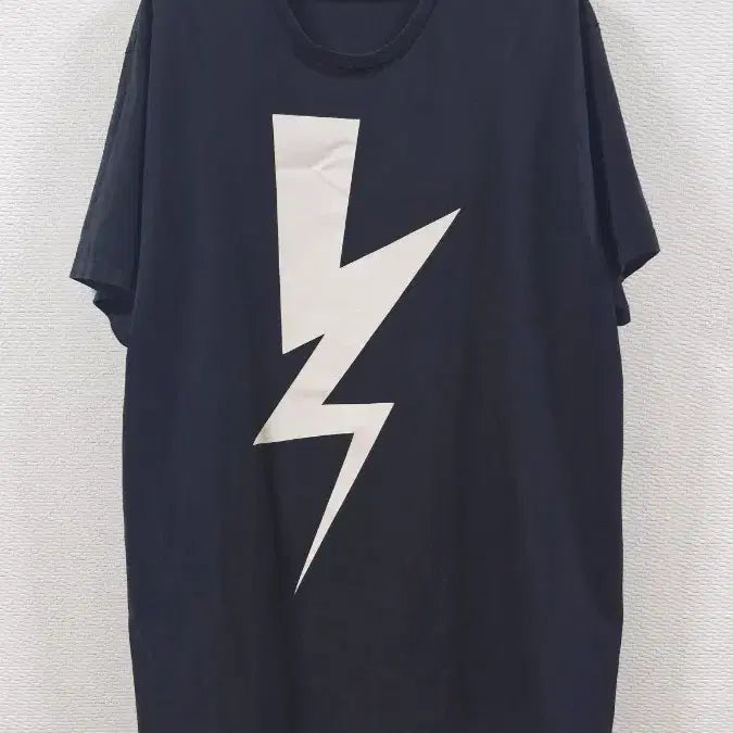 [BUNJANG] Neil Barrett Thunderbolt Short Sleeve T-Shirt Black / 닐바렛 썬더볼트 반팔티 블랙