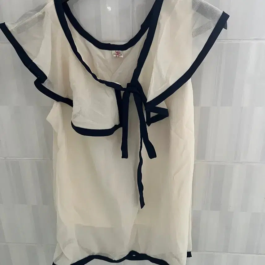 [BUNJANG] Chiffon Lace Detail Blouse Set (3 Types) / 쉬폰 블라우스 3종 44-55