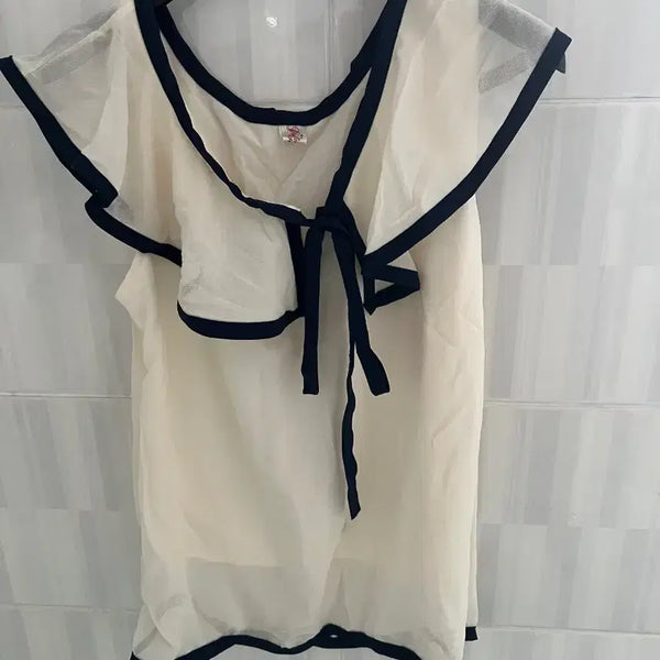 [BUNJANG] Chiffon Lace Detail Blouse Set (3 Types) / 쉬폰 블라우스 3종 44-55