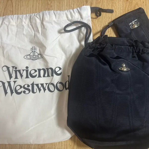 [BUNJANG] Vivienne Westwood Drawstring Pouch Shoulder Bag Black / 비비안웨스트우드 드로우 스트링 파우치 숄더백 블랙