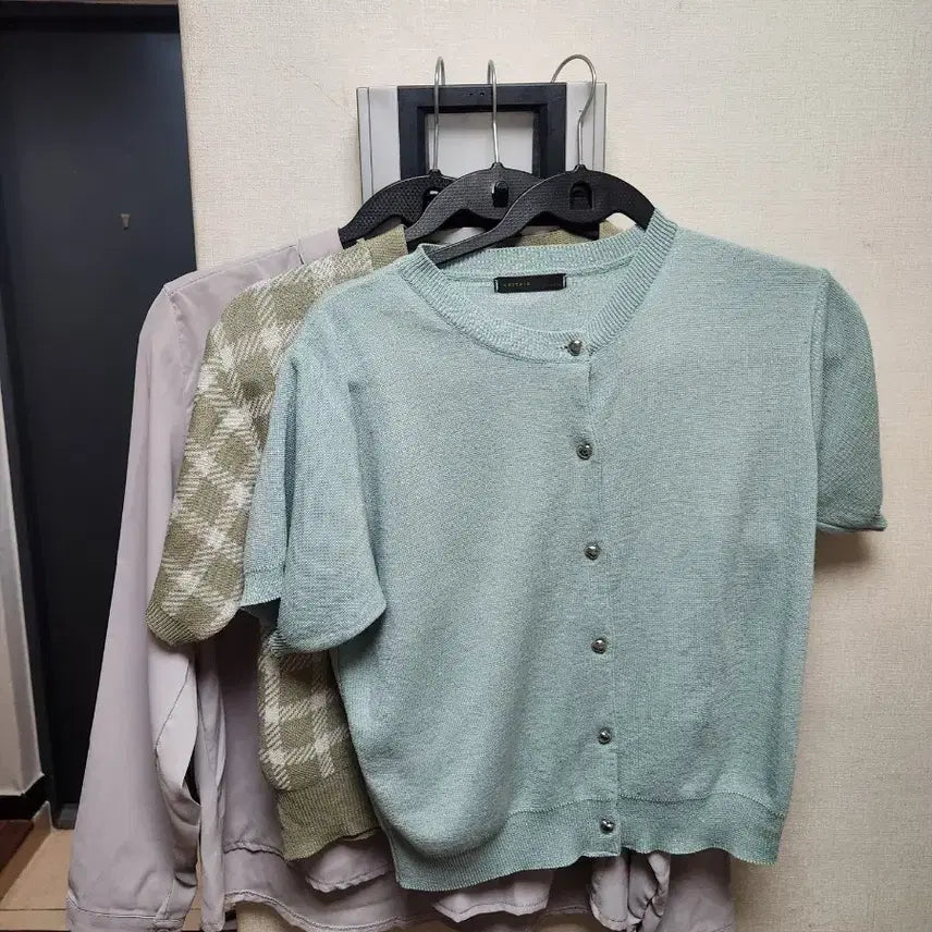 [BUNJANG] Bundle Set of 3 Daily Tops (Short Sleeve Knit/Blouse) / [일괄] 데일리 상의 3종 세트 (반팔니트/블라우스)