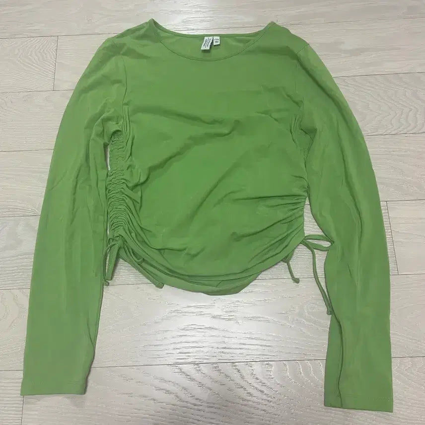 [BUNJANG] & Other Stories Apple Green Shirring T-Shirt / &otherstories 앤아더스토리즈 애플 그린 셔링 티셔츠 새상품