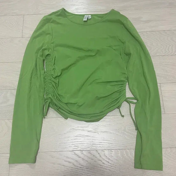 [BUNJANG] & Other Stories Apple Green Shirring T-Shirt / &otherstories 앤아더스토리즈 애플 그린 셔링 티셔츠 새상품