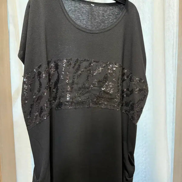 [BUNJANG] Black Sequin Detail Short Sleeve T-Shirt / 블랙 스팽글 포인트 티셔츠