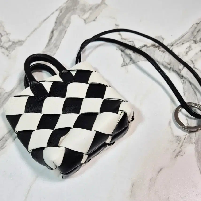 [BUNJANG] Bottega Veneta Intrecciato Leather Keyring Bag Charm / (정품) 보테가베네타 인트레치아토 가죽 키링 백참 키체인
