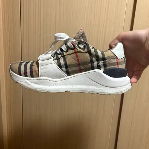 [BUNJANG] Burberry Sneakers / 버버리 스니커즈 265