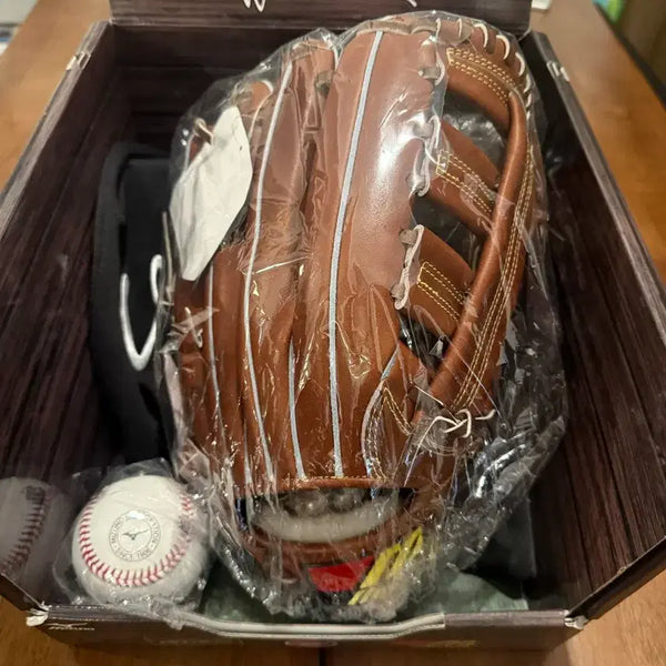 [BUNJANG] Mizuno Worldwin Replica Glove with Okinawa Baseball / 미즈노 월드윈 복각 글러브