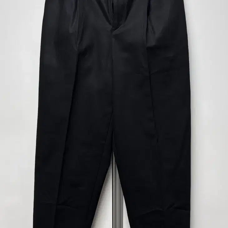 [BUNJANG] Stagename Tapered Pants Black Size 1 (32) / 스테이지네임 원턱 테이퍼드 팬츠 블랙 사이즈1(32)