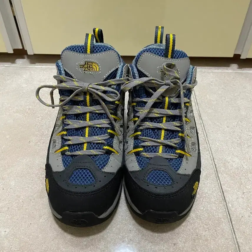 [BUNJANG] The North Face Hiking Boots / 노스페이스 등산화 235