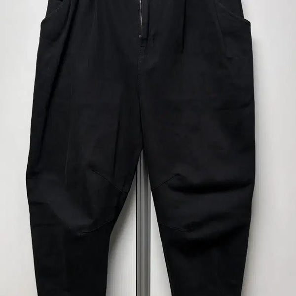 [BUNJANG] Songzio Homme Two-Tuck Tapered Baggy Pants Black / 송지오옴므 투턱 테이퍼드 배기팬츠 블랙 76