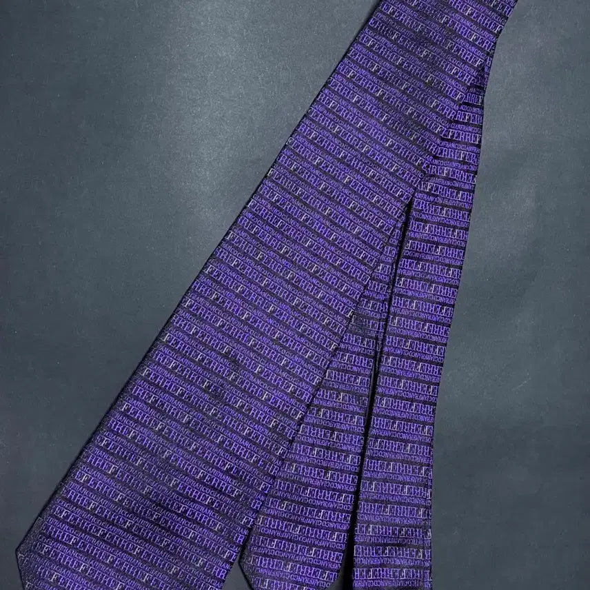 [BUNJANG] Gianfranco Ferré 100% Silk Jacquard Monogram Necktie / 상태좋음)Gianfranco Ferre.넥타이.실크100%.명품넥타이