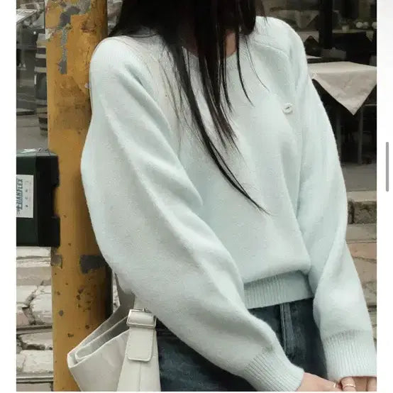 [BUNJANG] K-Club Premium Pendant Semi-Crop Knit Round Neck Baby Blue L / 케이클럽 프리미엄 팬던트 세미크롭니트 라운드넥 베이비블루L