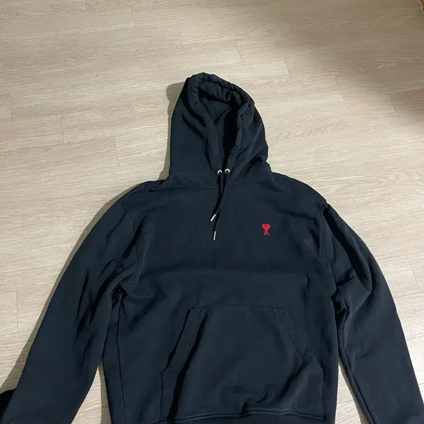 [BUNJANG] AMI Black Hoodie Red Heart Logo / 아미 후드티 블랙