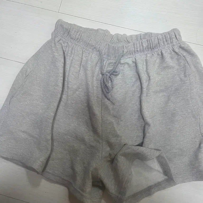 [BUNJANG] Gray Shorts / 에이블리 회색 반바지 그레이
