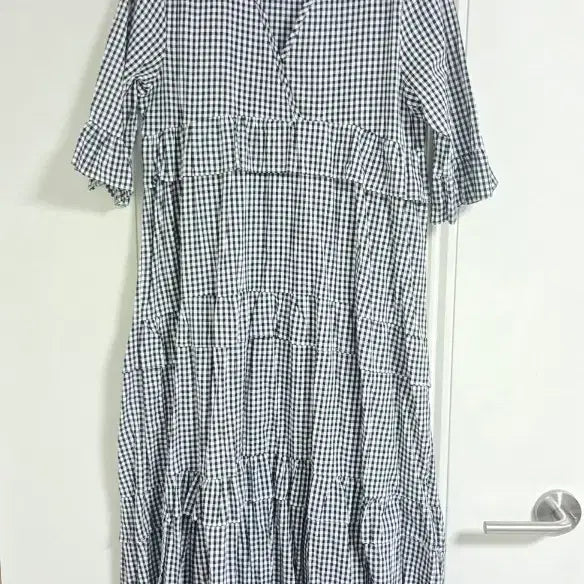 [BUNJANG] Baneike Check Pattern Frill Dress / 반에이크 체크 패턴 프릴 원피스