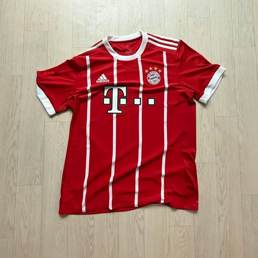 [BUNJANG] Bayern Munich 17-18 Home Replica Jersey (Size L) / 바이에른뮌헨 17-18 홈 레플리카 해외L