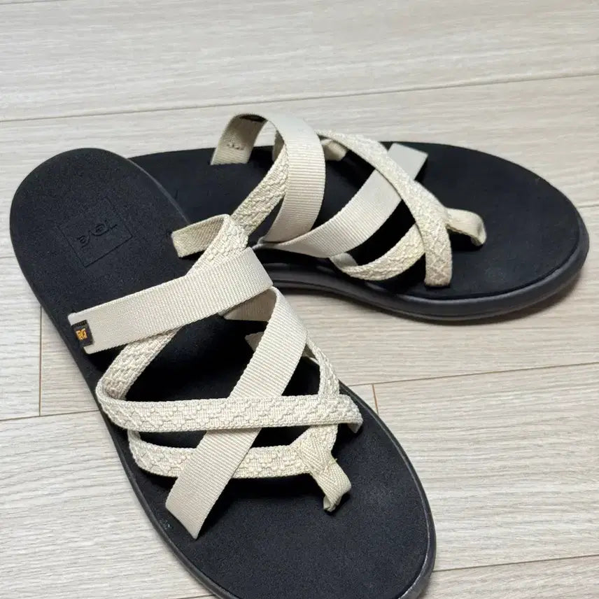 [BUNJANG] Teva Zelesah Sandals 250 Beige / [250]테바 질레사