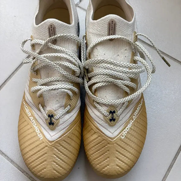 [BUNJANG] Under Armour Carbon Plate Soccer Cleats (Size 275) / 언더아머 축구화 275