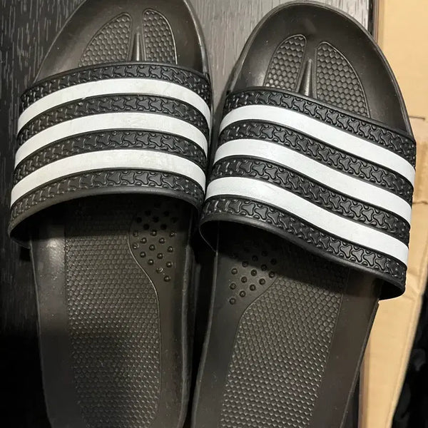 [BUNJANG] Adidas 3-Stripes Slippers - Black, Size 240 / 240) 한번신은 삼선 슬리퍼 블랙