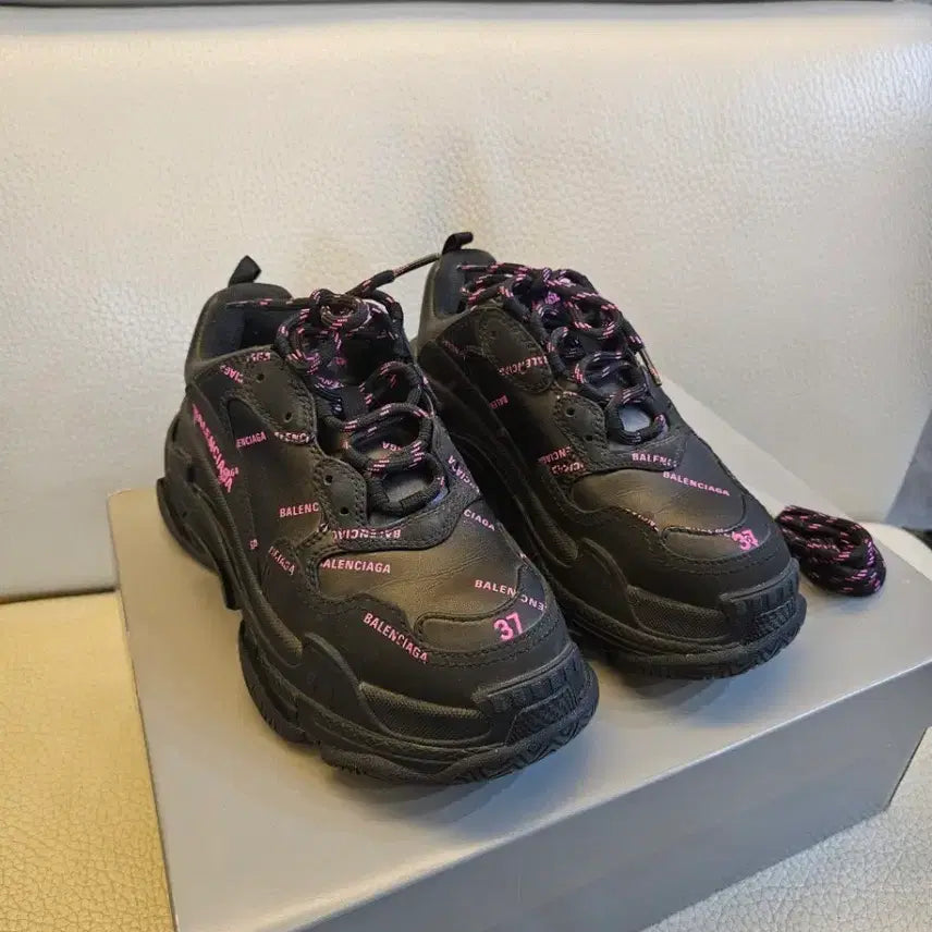 [BUNJANG] Balenciaga Sneakers Pink Logo Size 37 / 발렌시아가 운동화 37