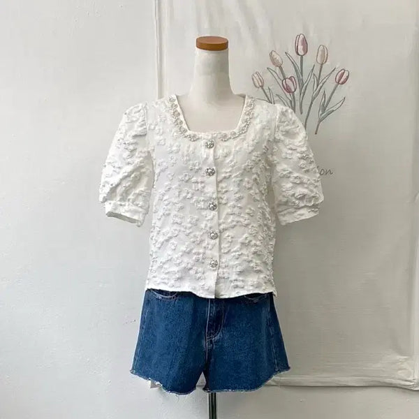 [BUNJANG] Pearl Button Embossed White Puff Blouse / 진주 버튼 엠보싱 화이트 퍼프 블라우스 269