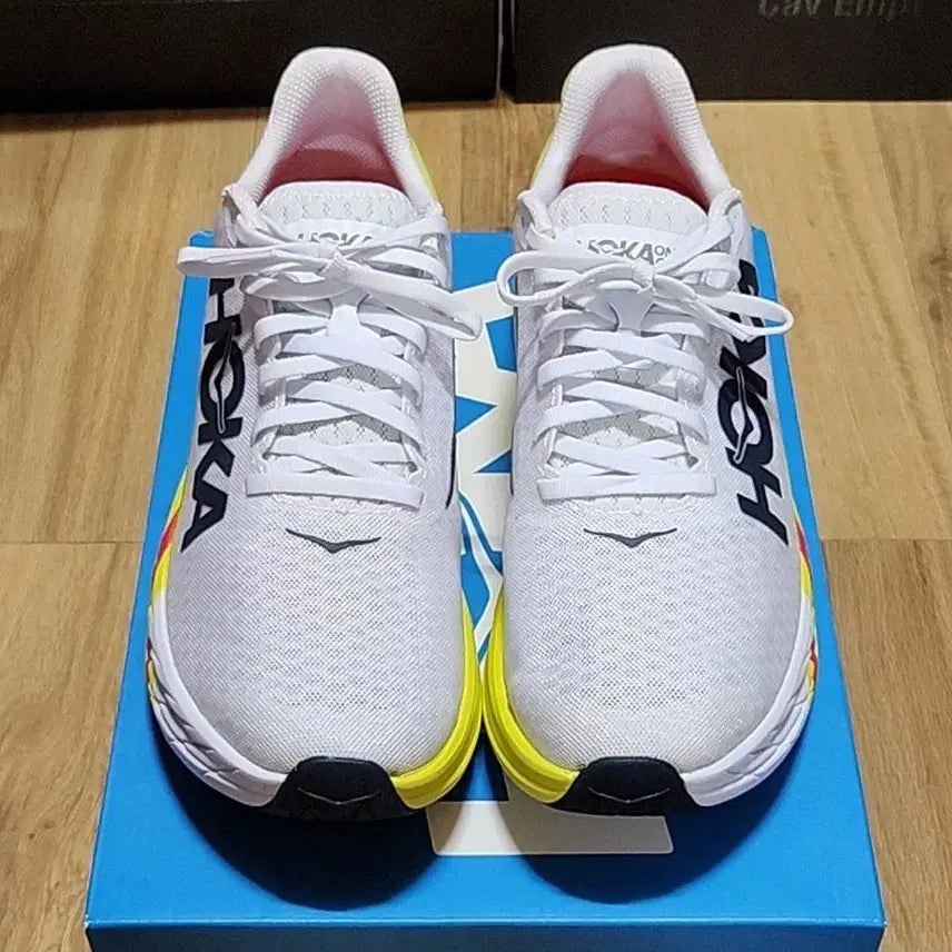 [BUNJANG] Hoka Rocket X Evening Primrose Running Shoes / 호카 275 로켓X 화이트 이브닝 프림로즈