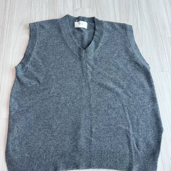 [BUNJANG] Gray V-Neck Knit Vest / 회색 브이넥 니트 조끼